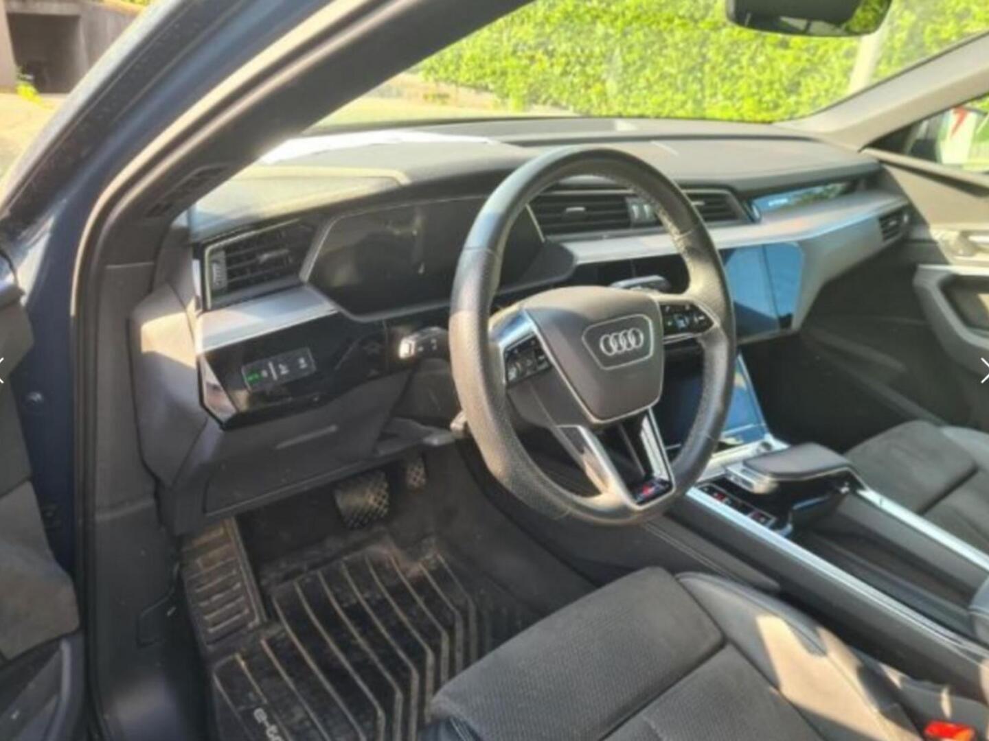 AUDI E-TRON 2021