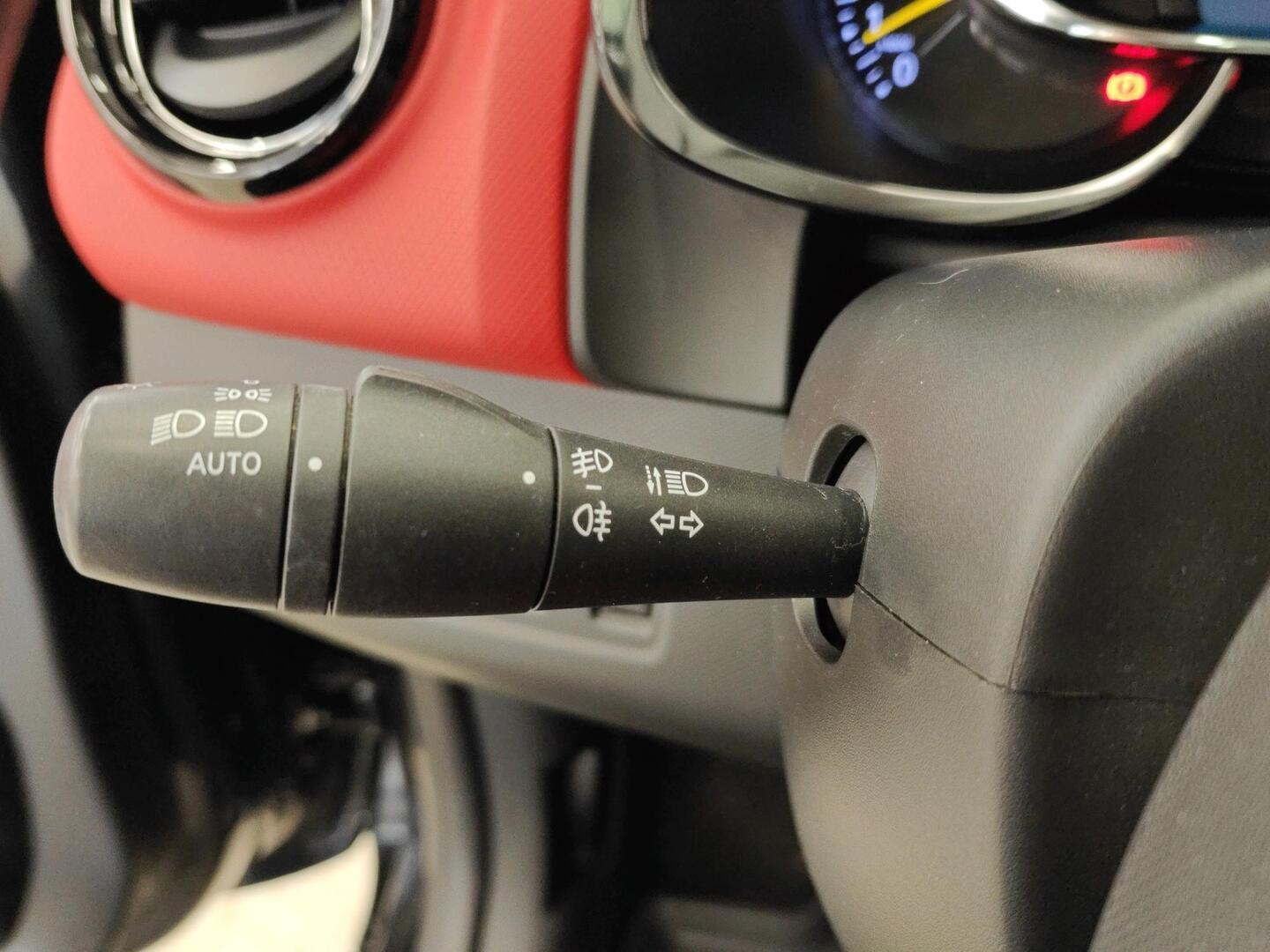 RENAULT Clio 2013