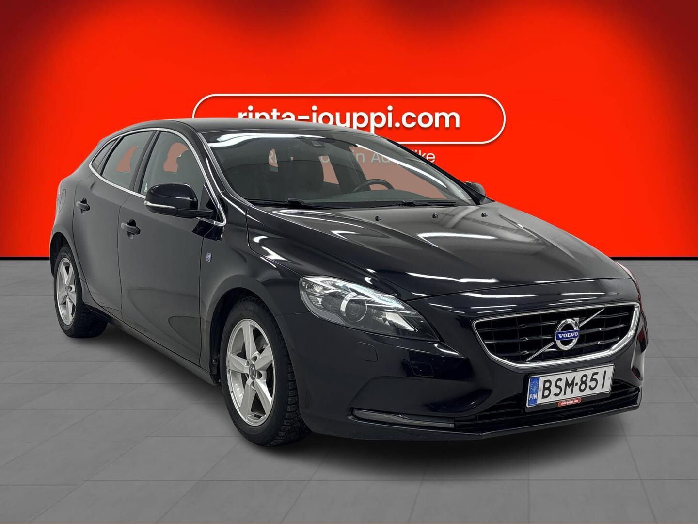 VOLVO V40 2015