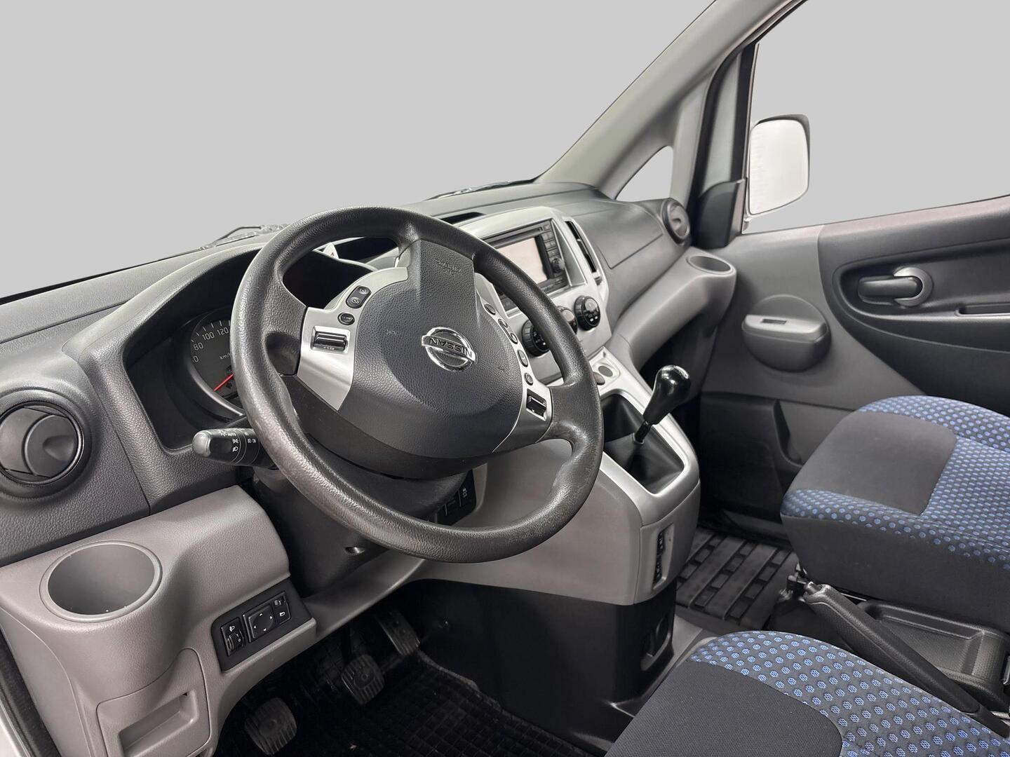 NISSAN NV200 2015