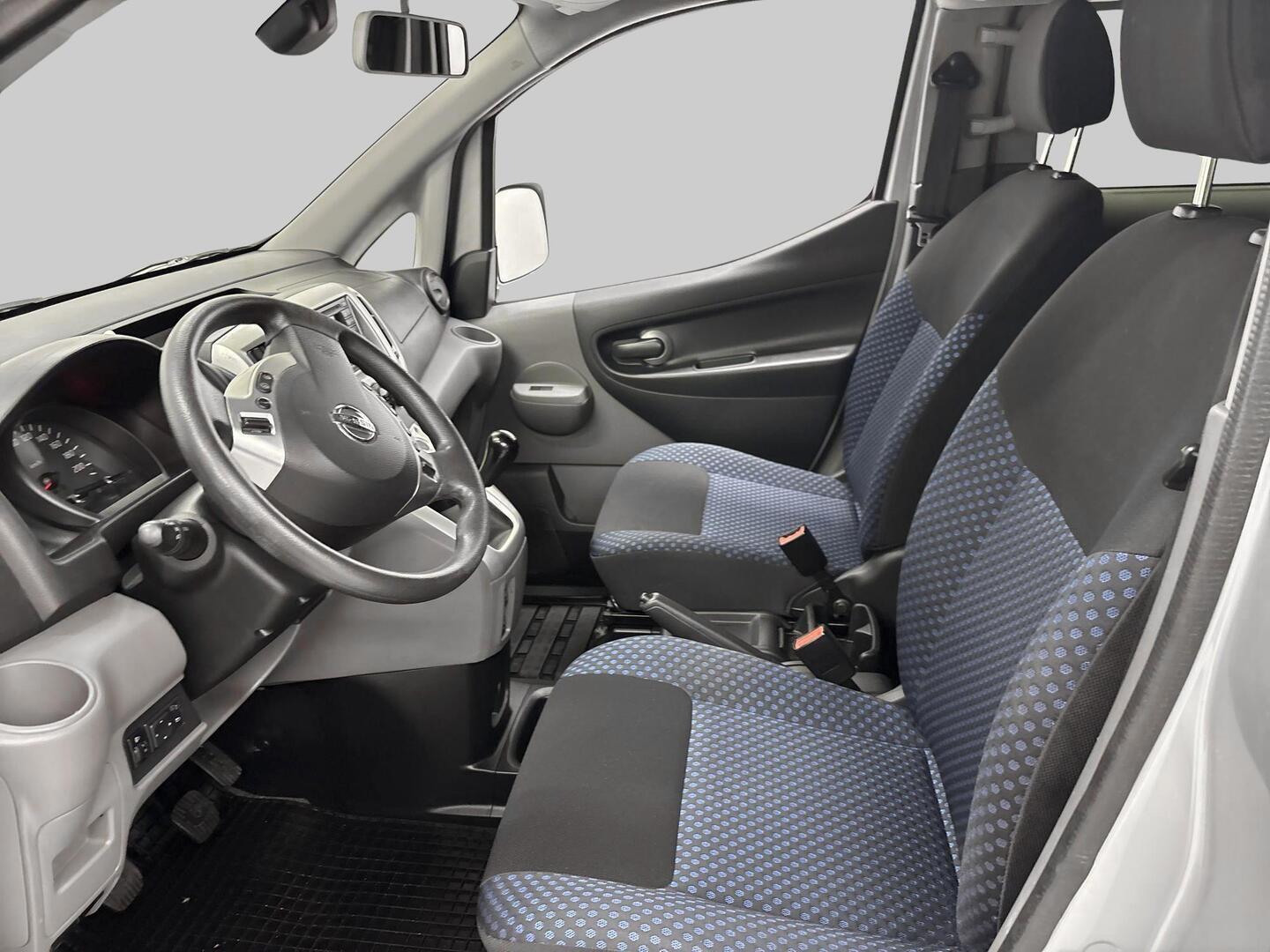 NISSAN NV200 2015