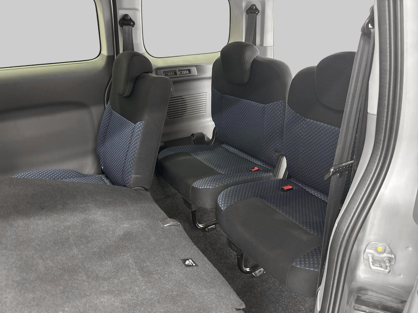 NISSAN NV200 2015