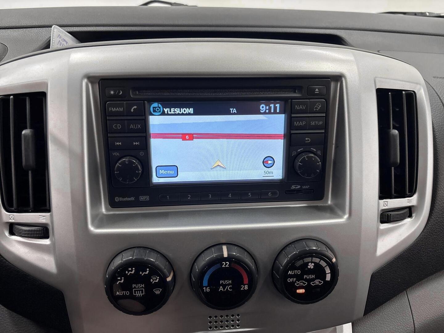 NISSAN NV200 2015