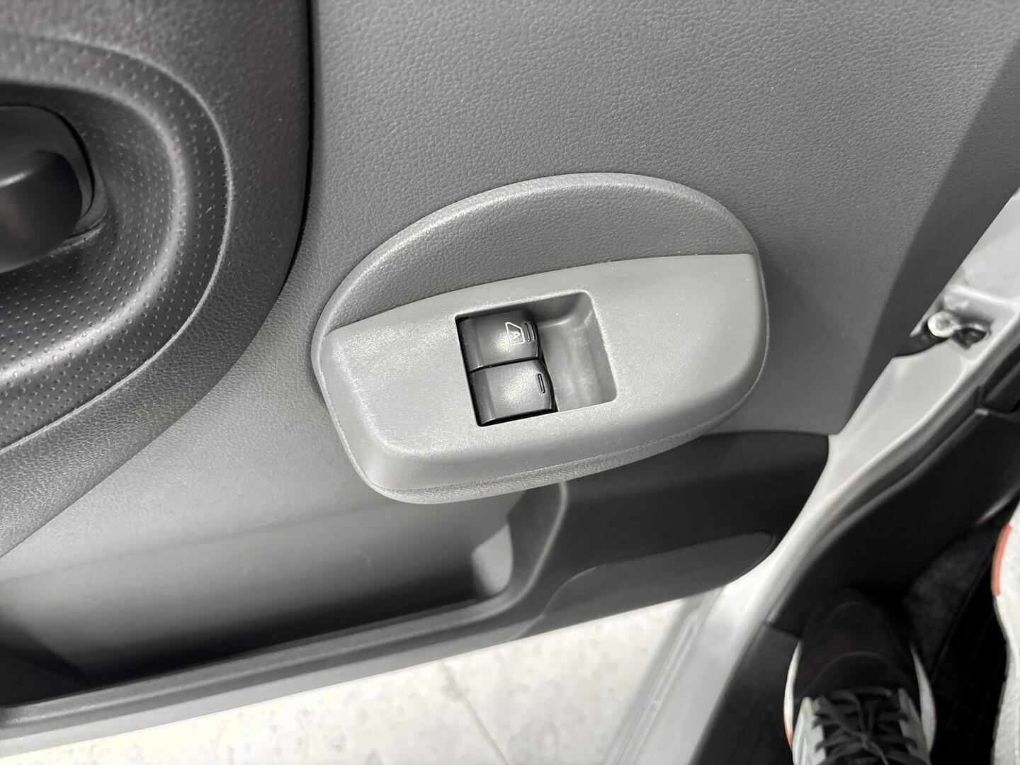 NISSAN NV200 2015