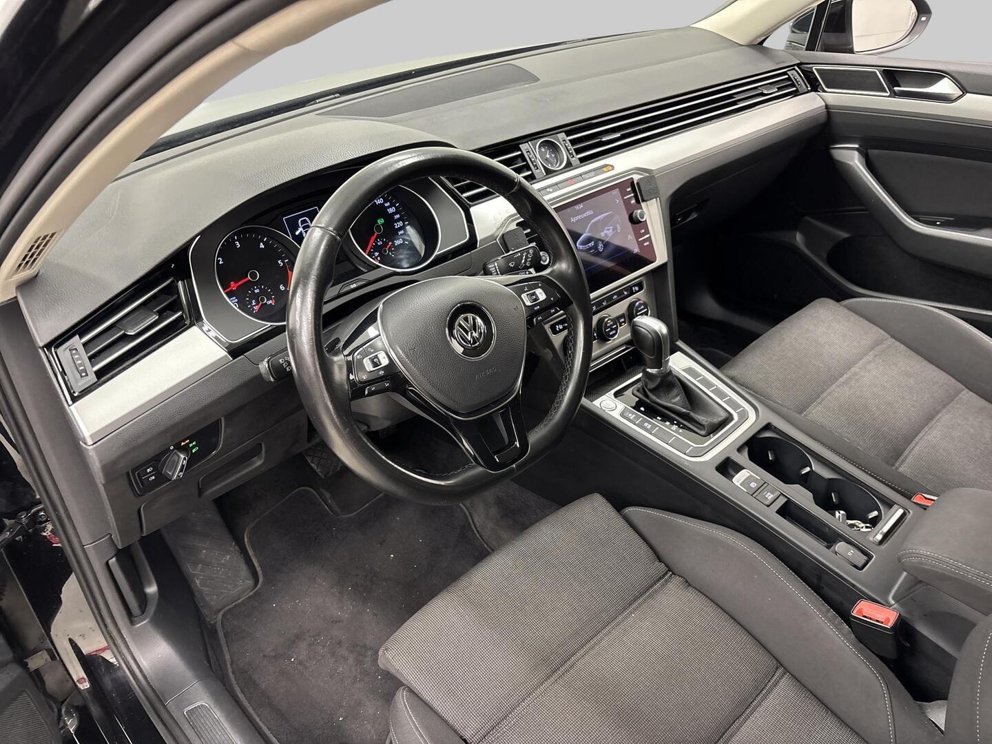 VOLKSWAGEN Passat 2019