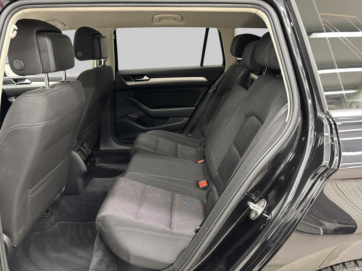 VOLKSWAGEN Passat 2019