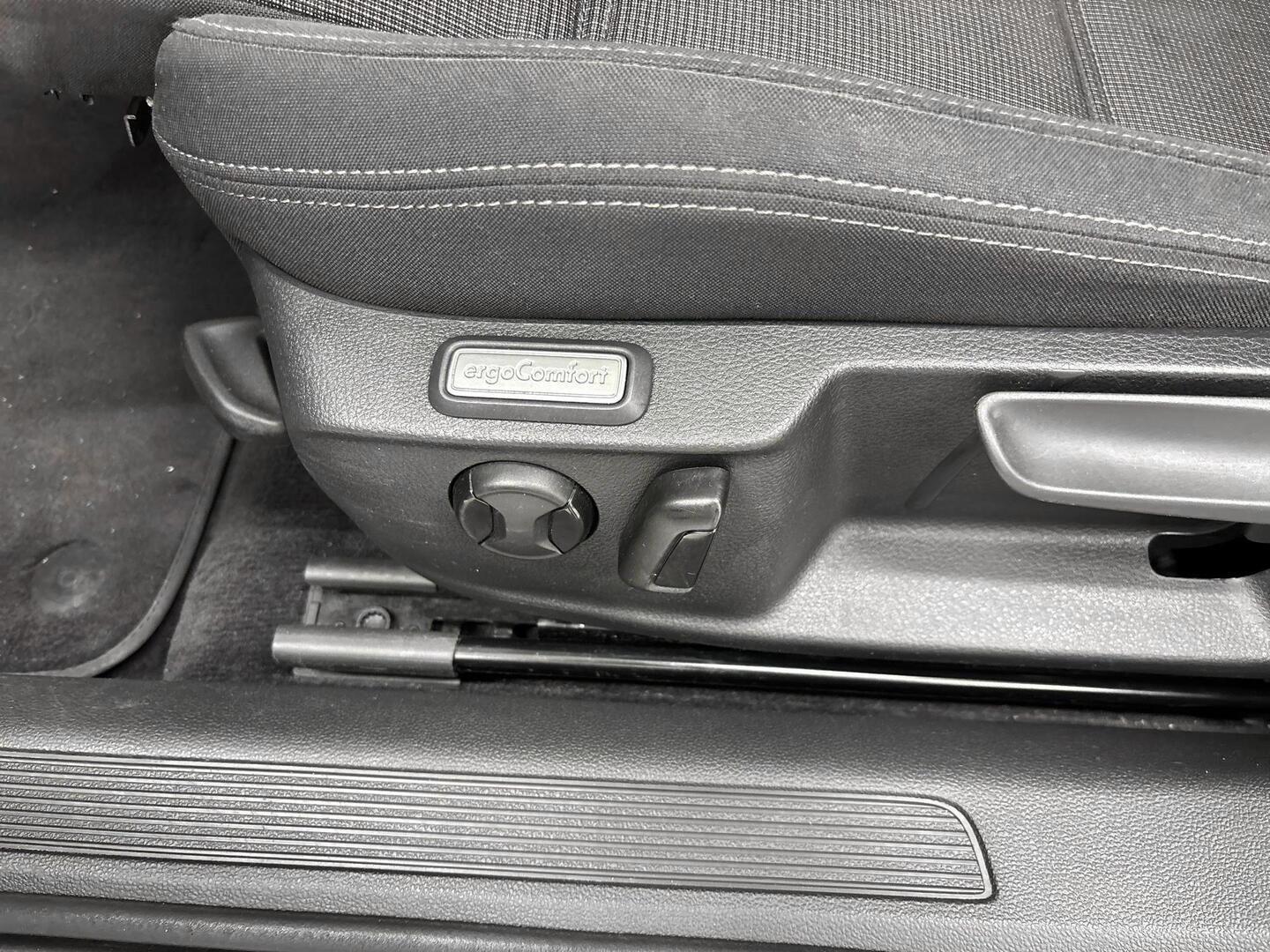 VOLKSWAGEN Passat 2019