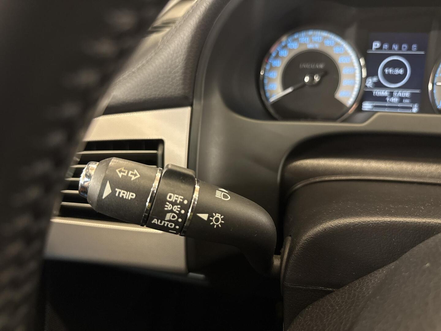 JAGUAR XF 2010