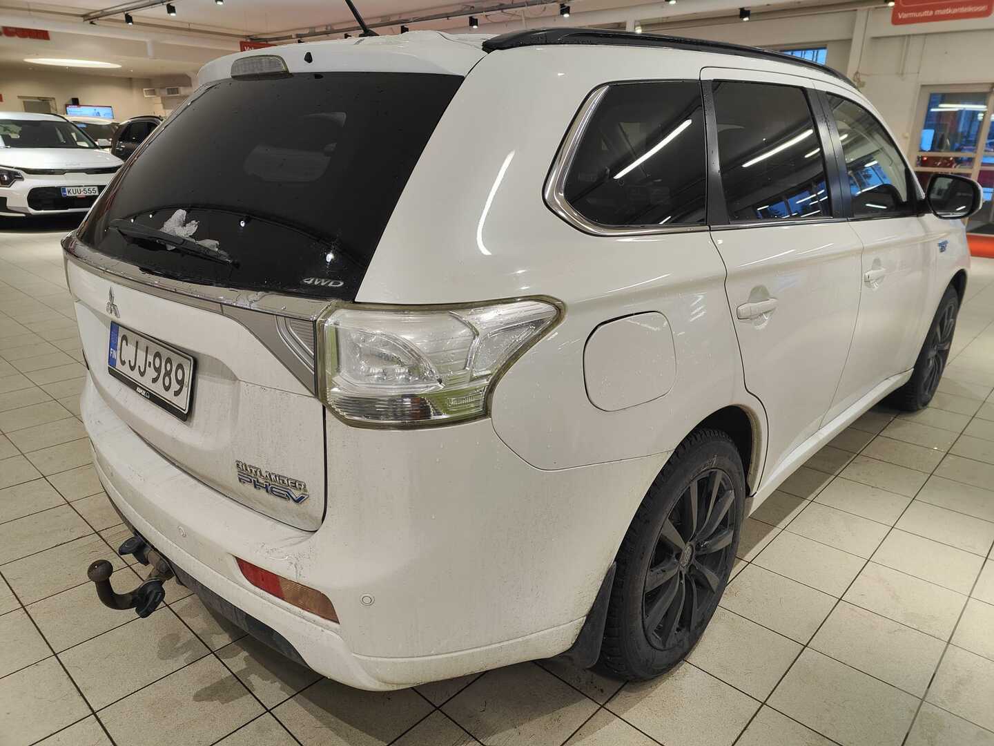 MITSUBISHI Outlander PHEV 2014