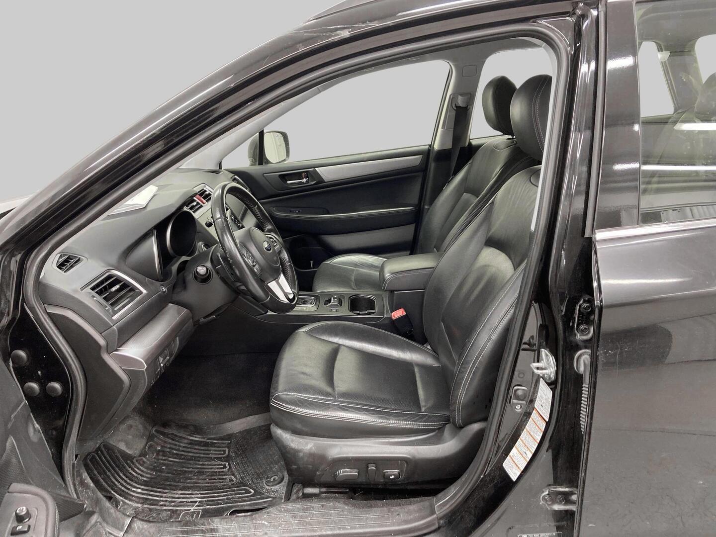 SUBARU Outback 2015