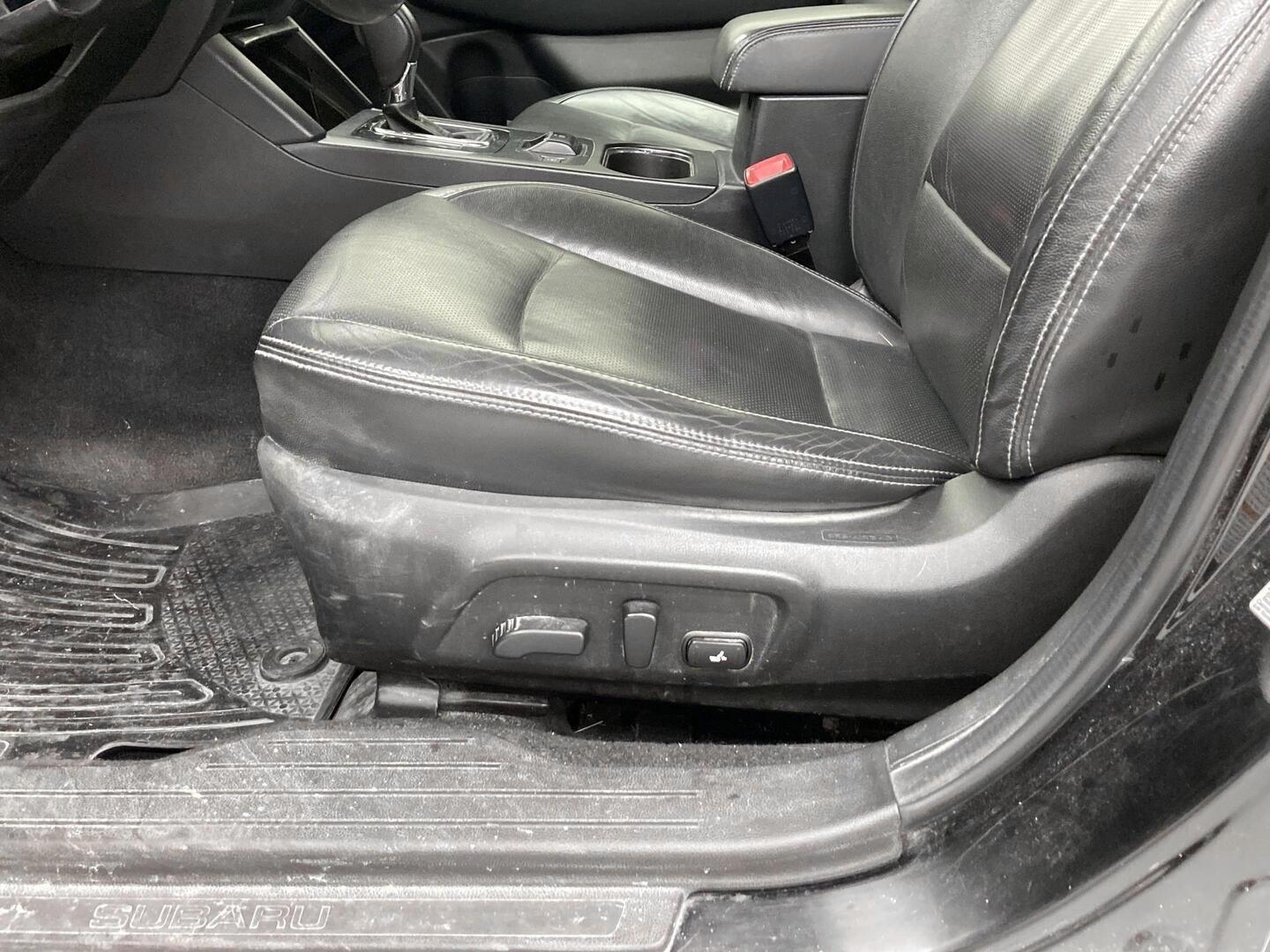 SUBARU Outback 2015