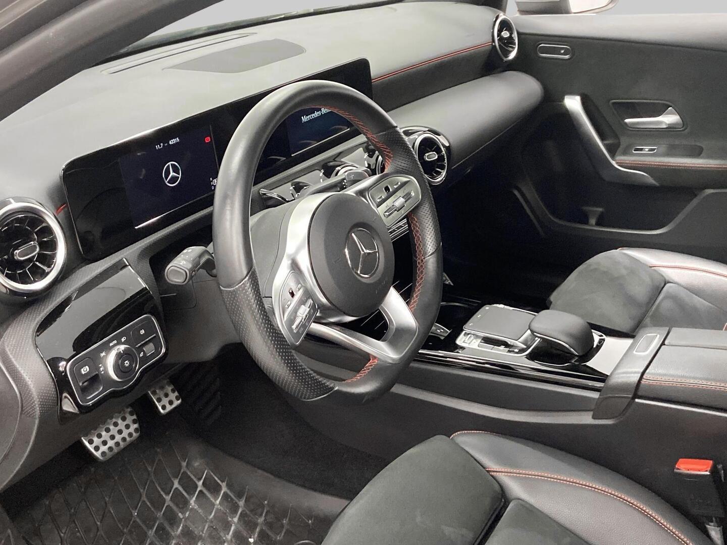 MERCEDES-BENZ A 2020