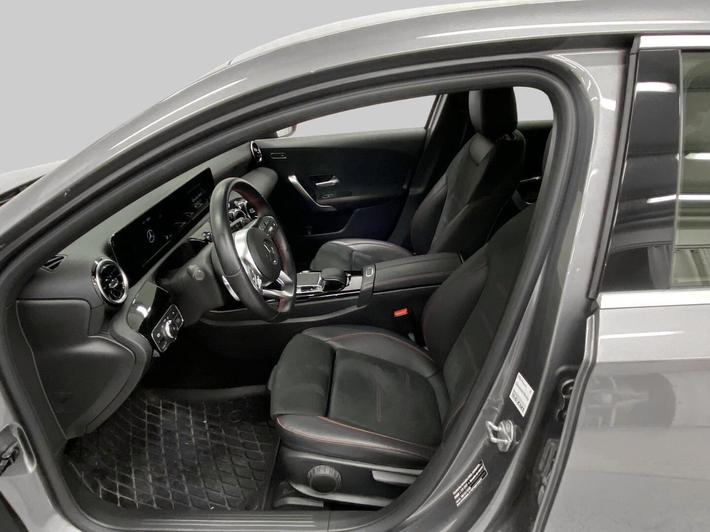 MERCEDES-BENZ A 2020