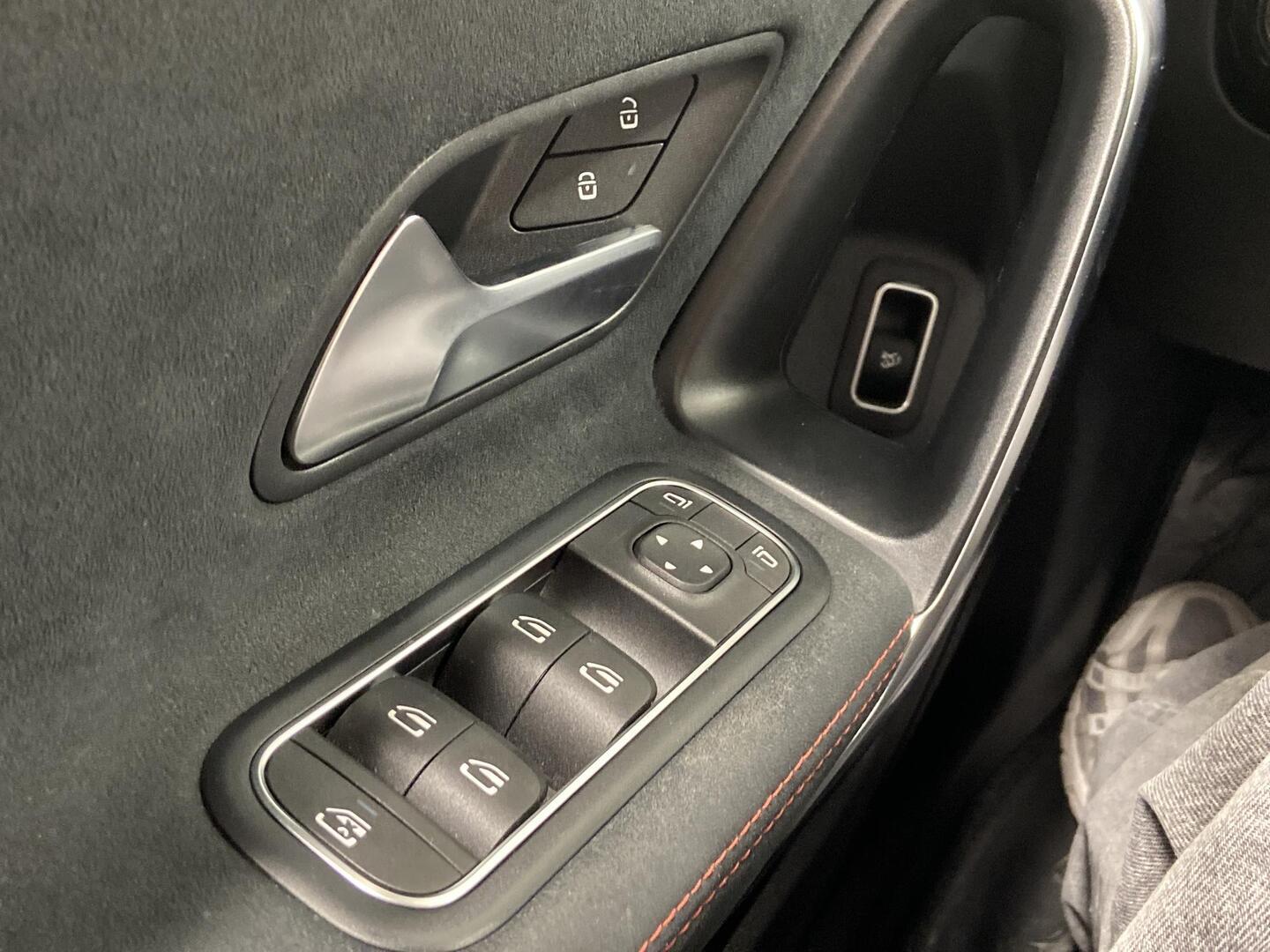 MERCEDES-BENZ A 2020
