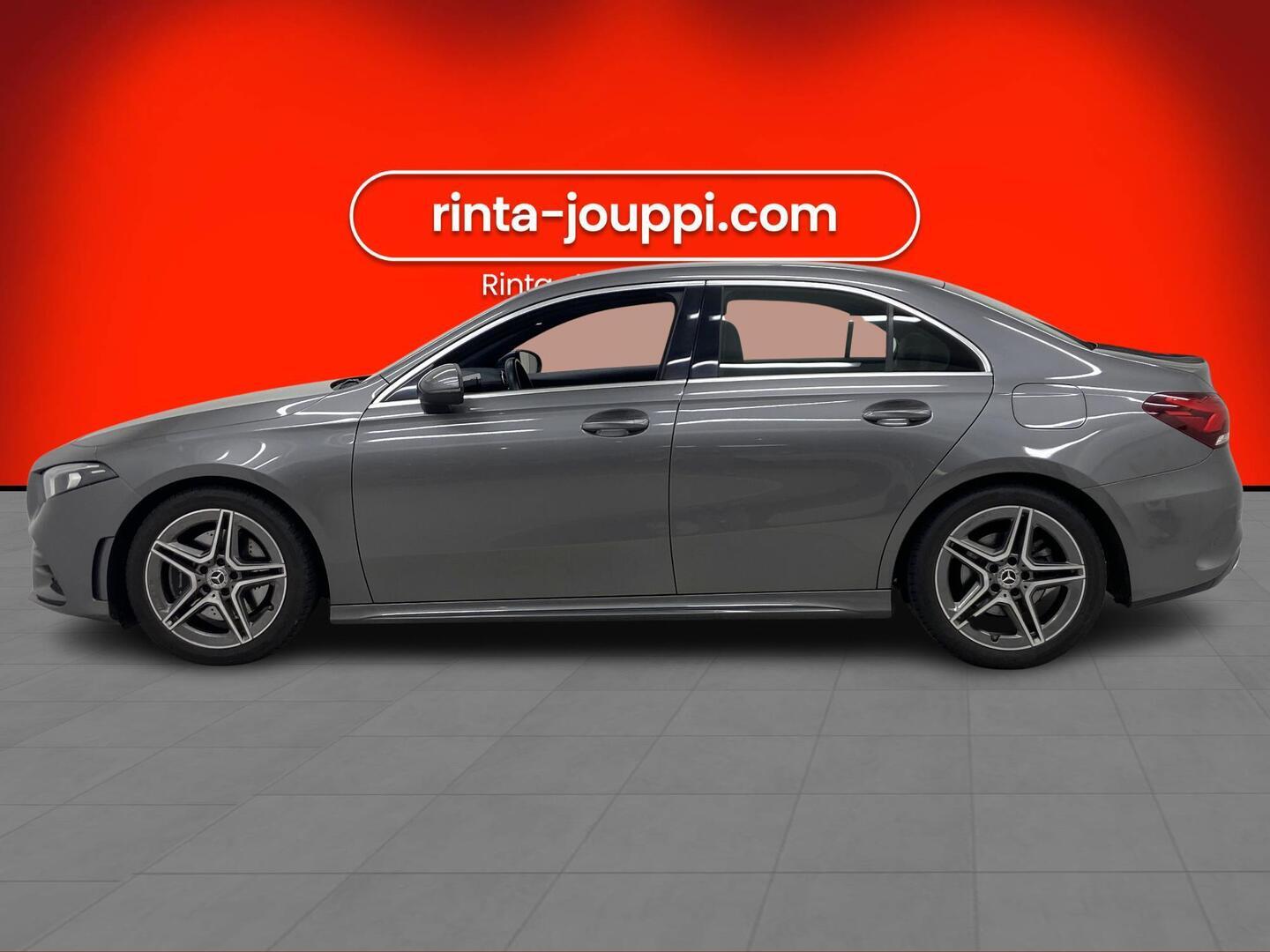 MERCEDES-BENZ A 2020