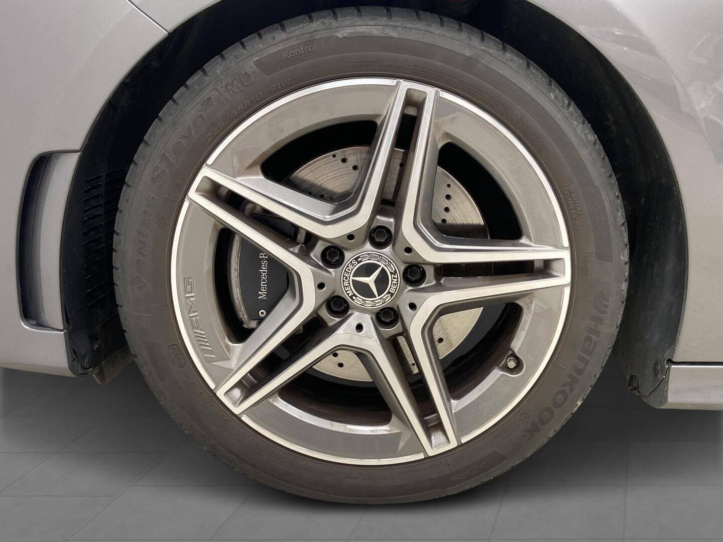 MERCEDES-BENZ A 2020