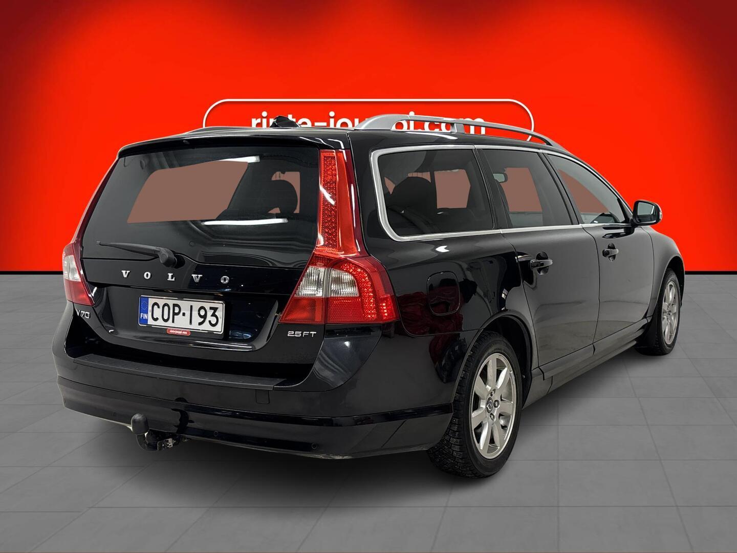 VOLVO V70 2009