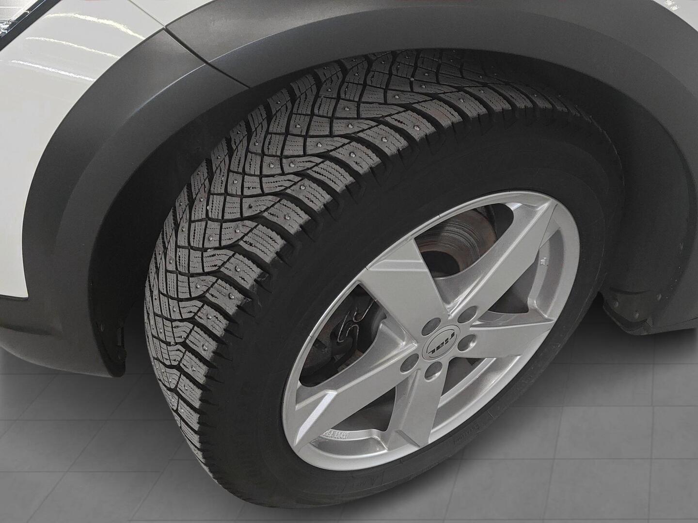 VOLVO V90 Cross Country 2017