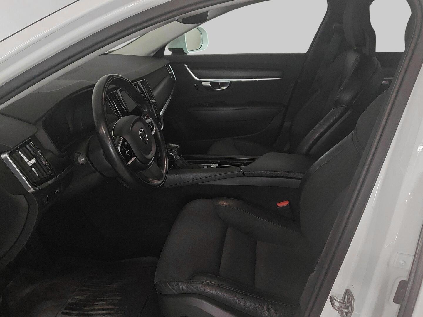 VOLVO V90 Cross Country 2017