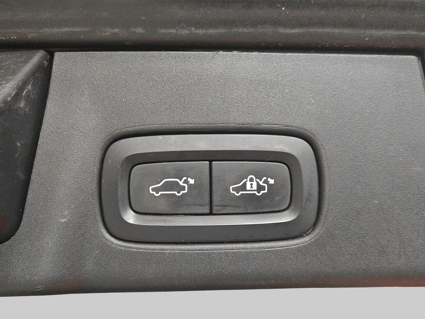 VOLVO V90 Cross Country 2017