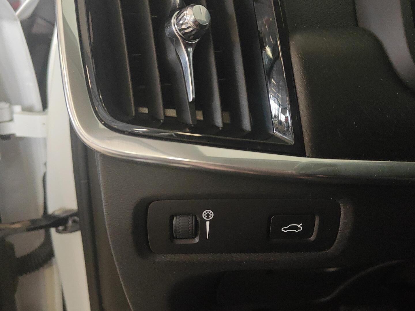 VOLVO V90 Cross Country 2017