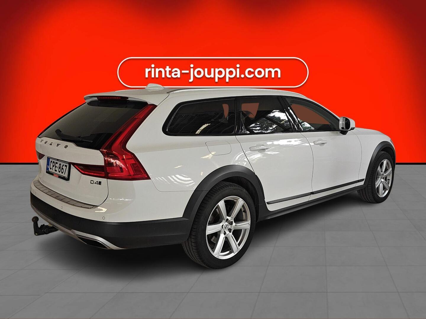 VOLVO V90 Cross Country 2017