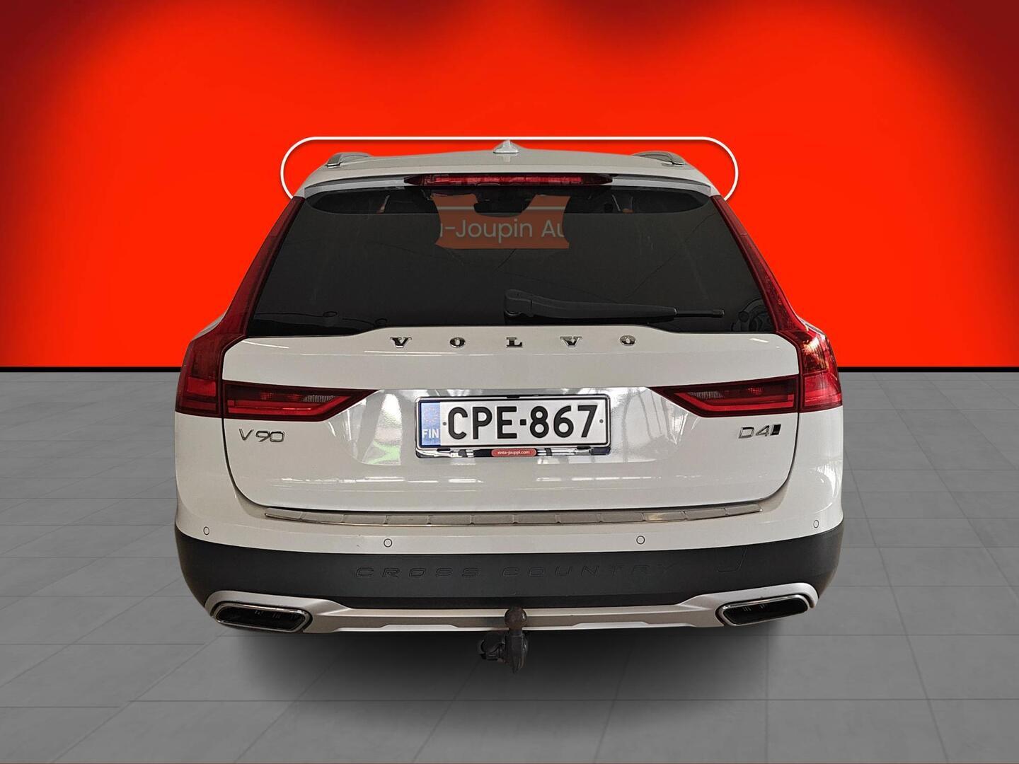 VOLVO V90 Cross Country 2017