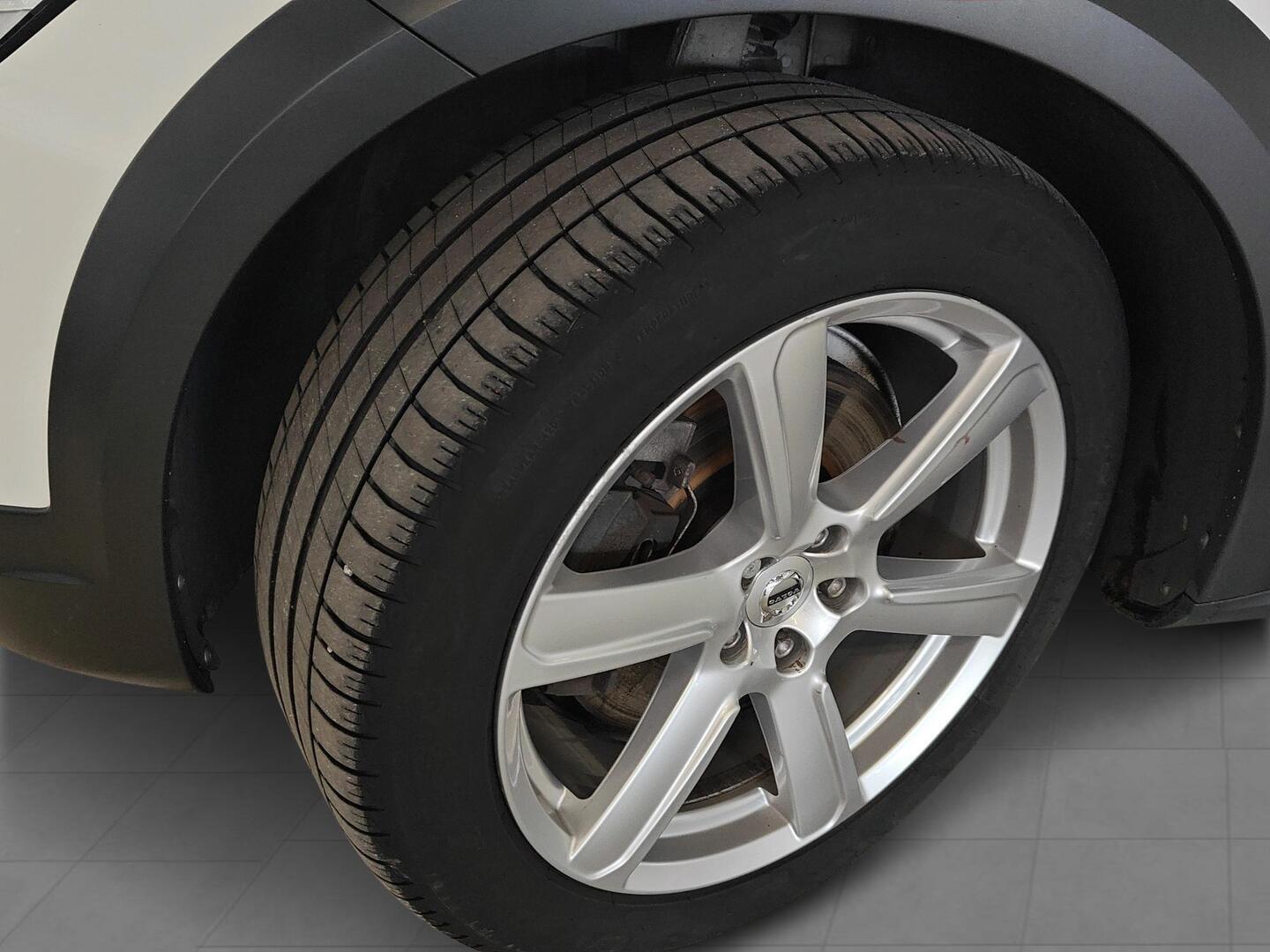 VOLVO V90 Cross Country 2017