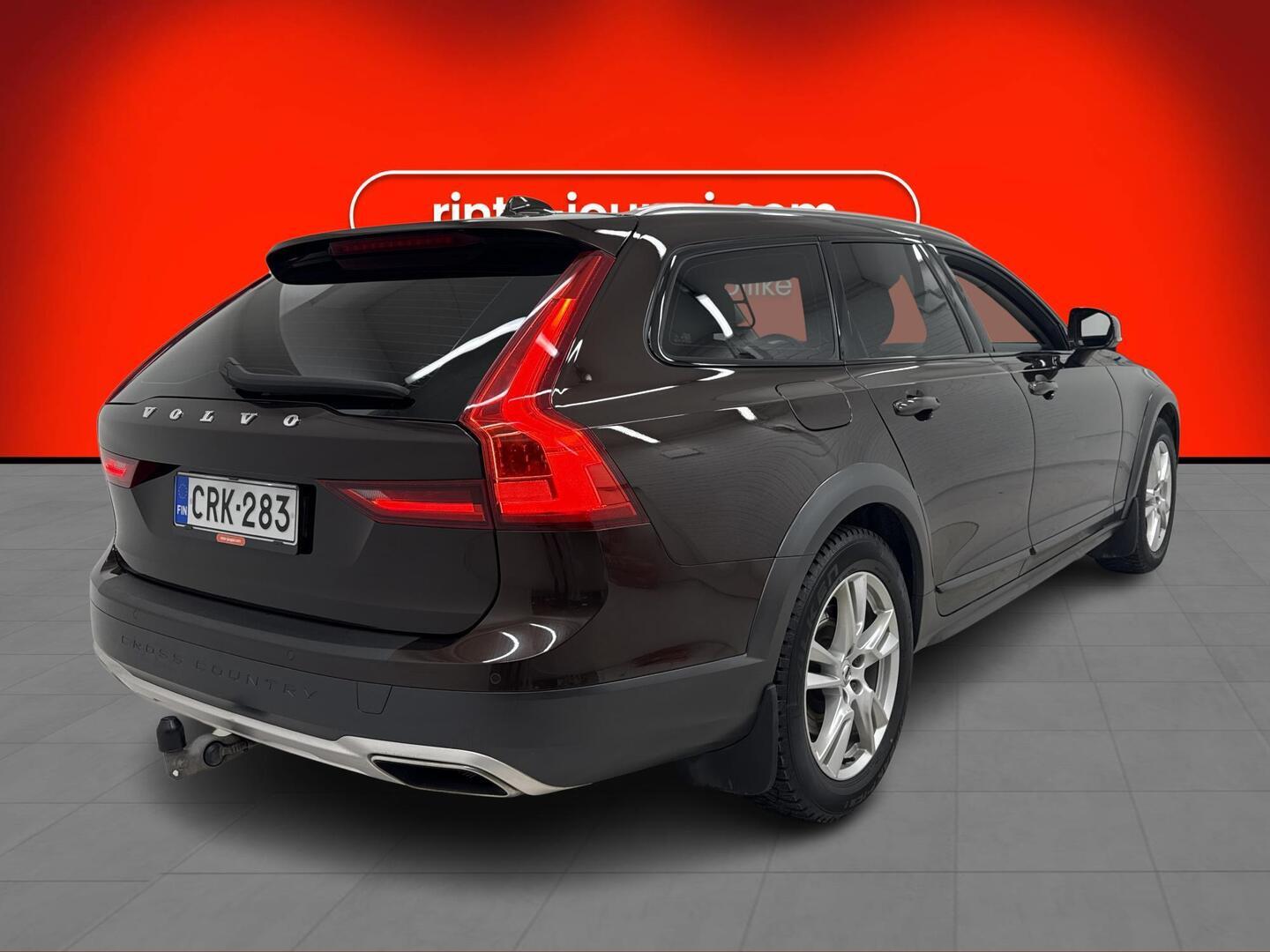 VOLVO V90 Cross Country 2019