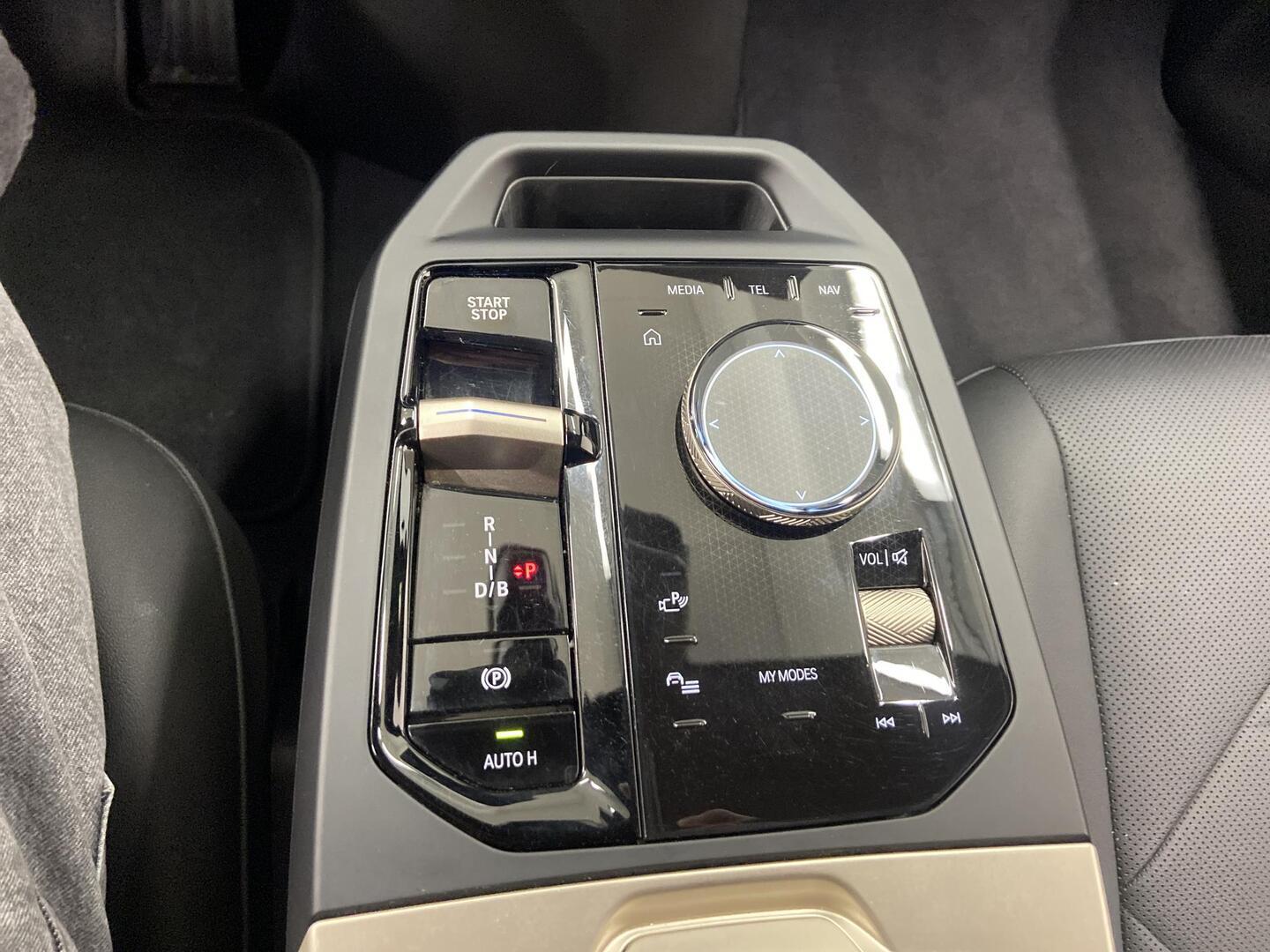 BMW iX 2023