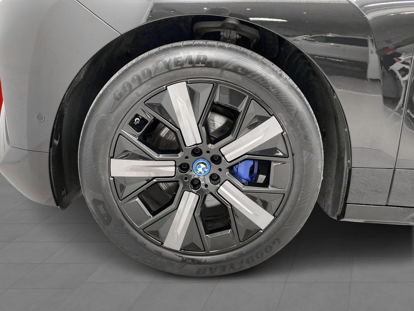 BMW iX 2023