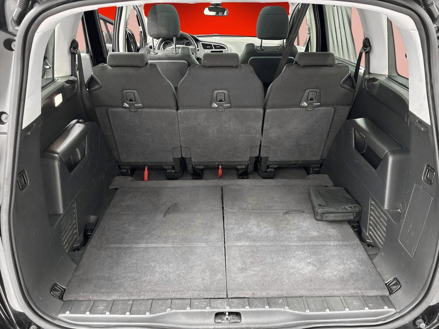 PEUGEOT 5008 2015