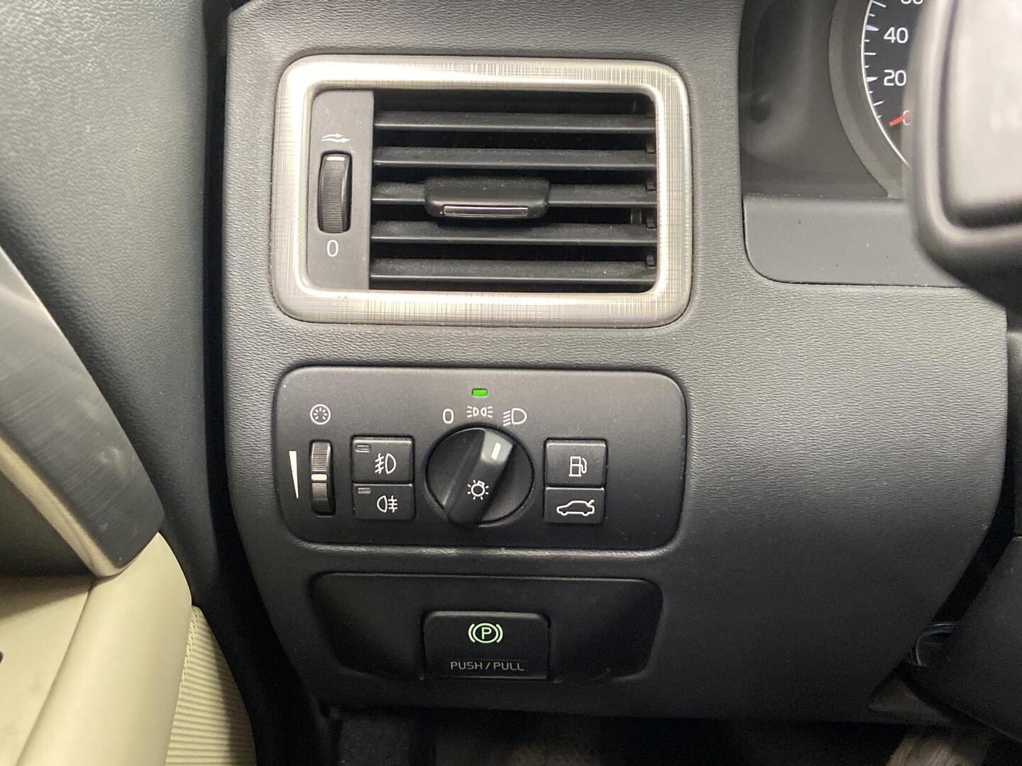 VOLVO V70 2008