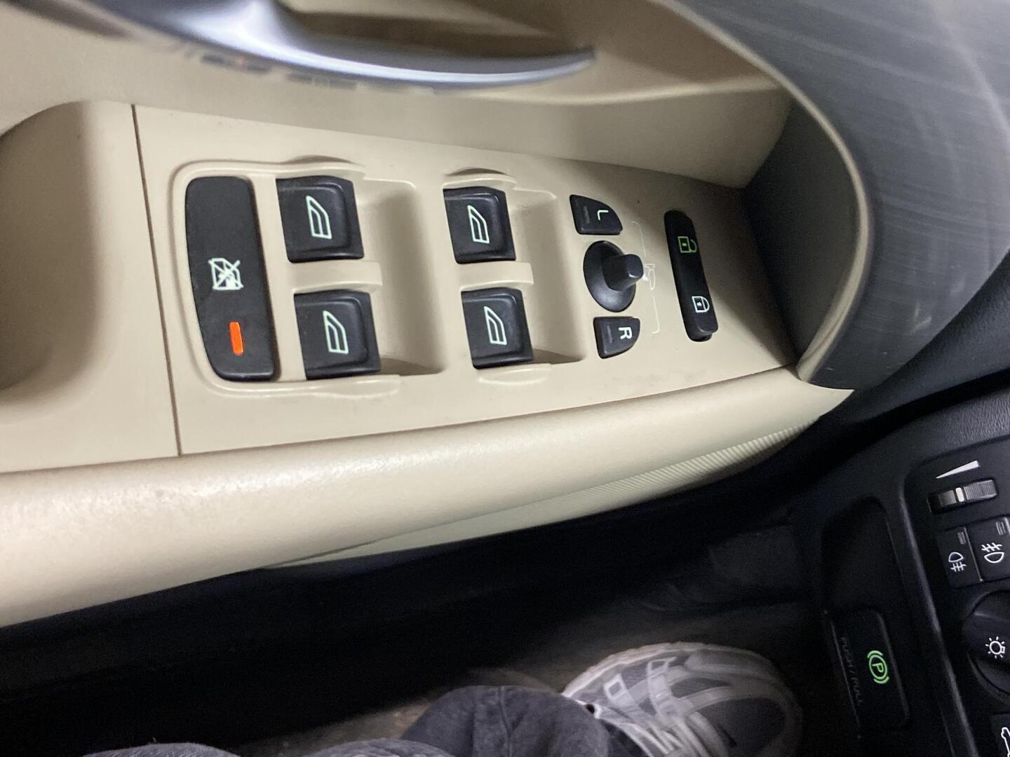 VOLVO V70 2008