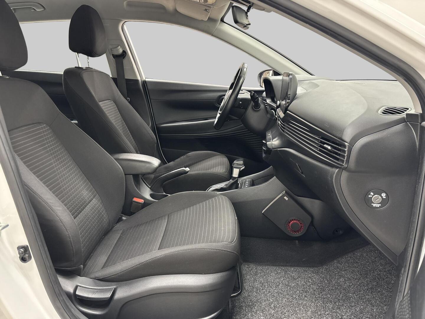 HYUNDAI i20 Hatchback 2021