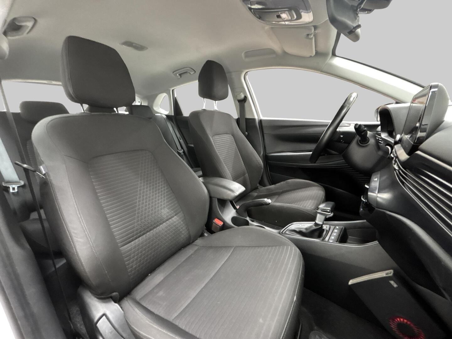 HYUNDAI i20 Hatchback 2021