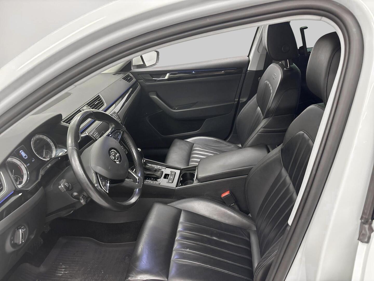 SKODA Superb 2016