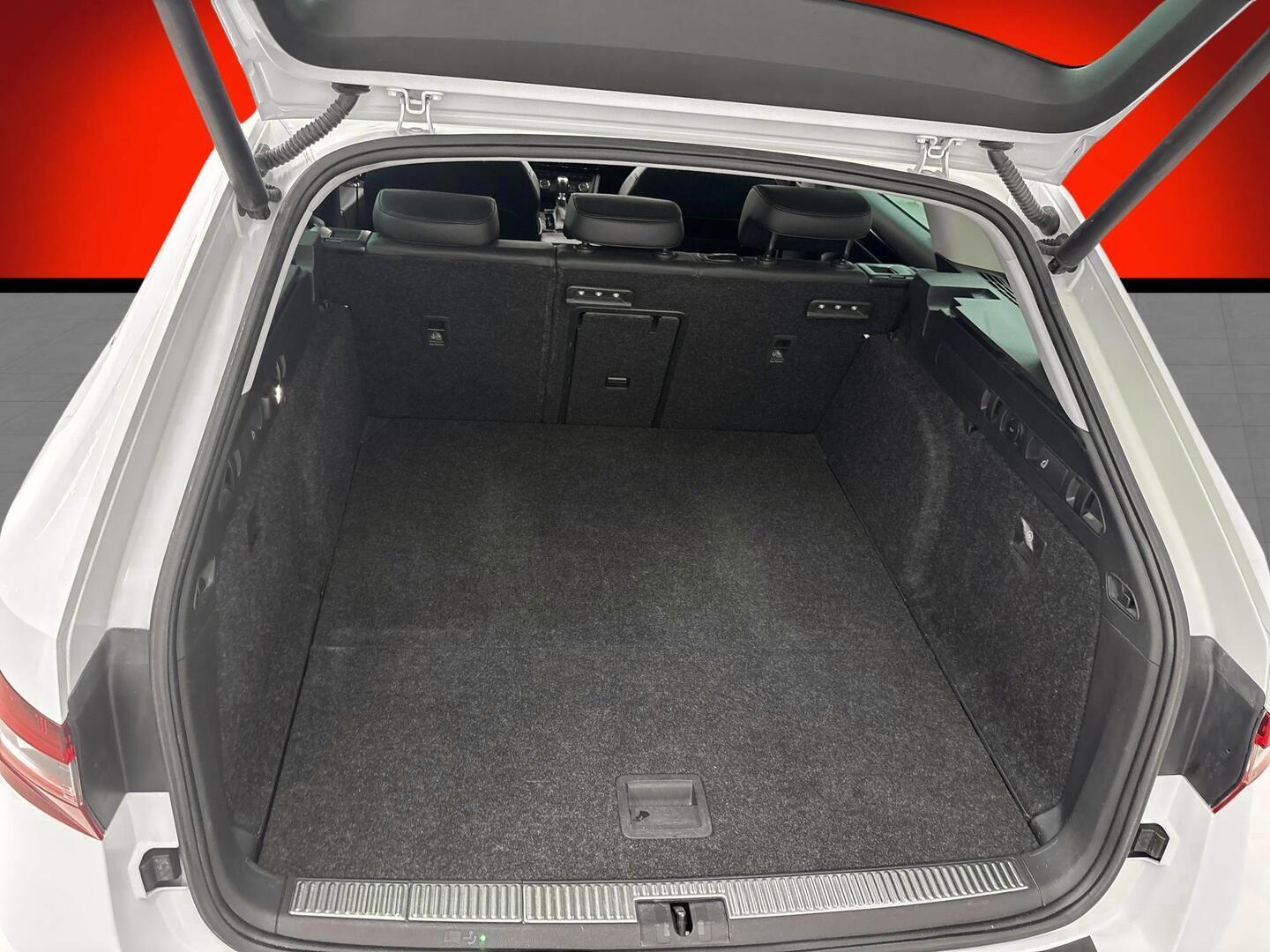 SKODA Superb 2016