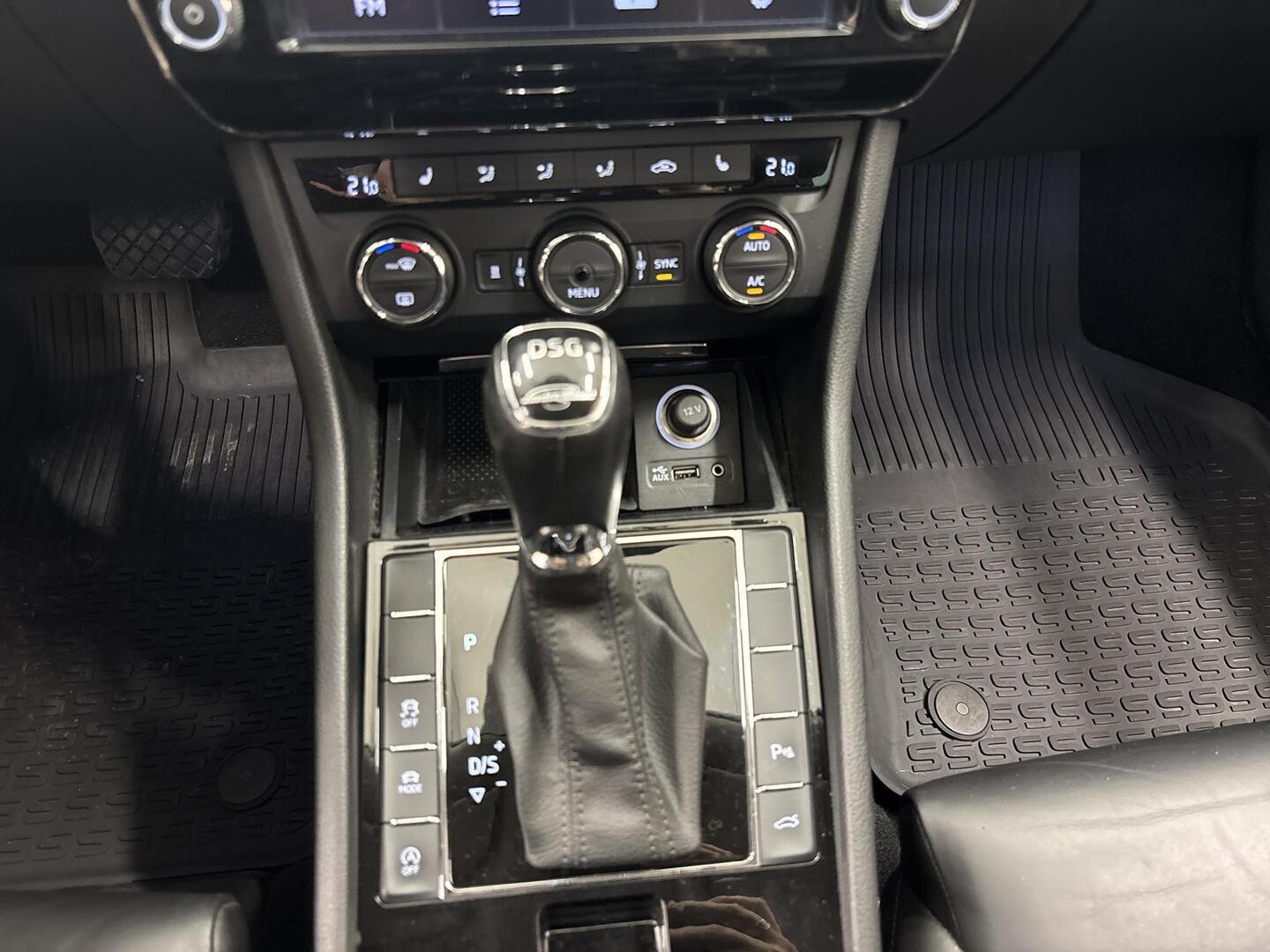 SKODA Superb 2016