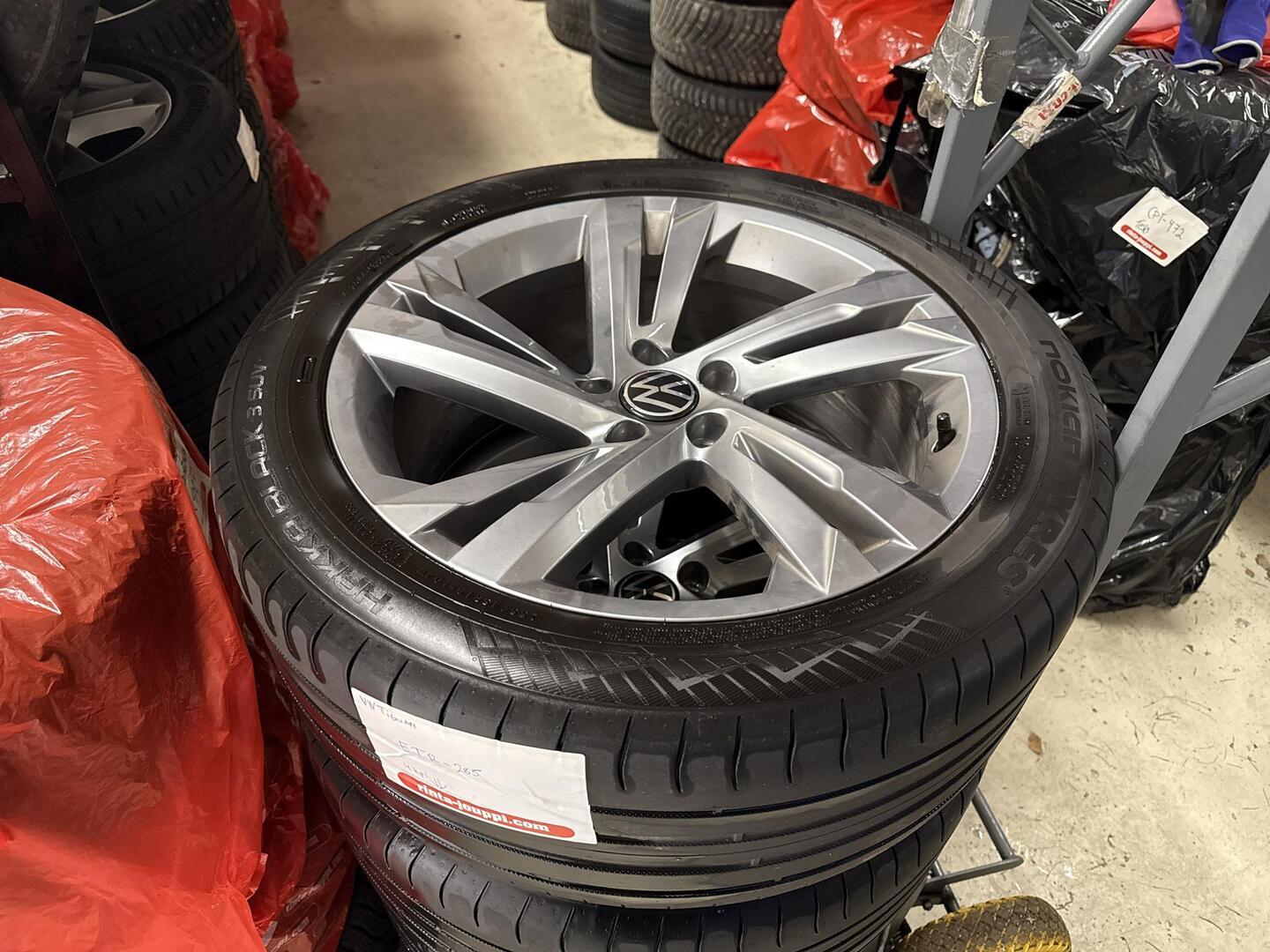 VOLKSWAGEN Tiguan 2021