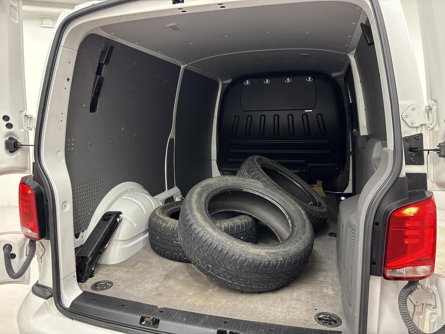 VOLKSWAGEN Transporter 2020