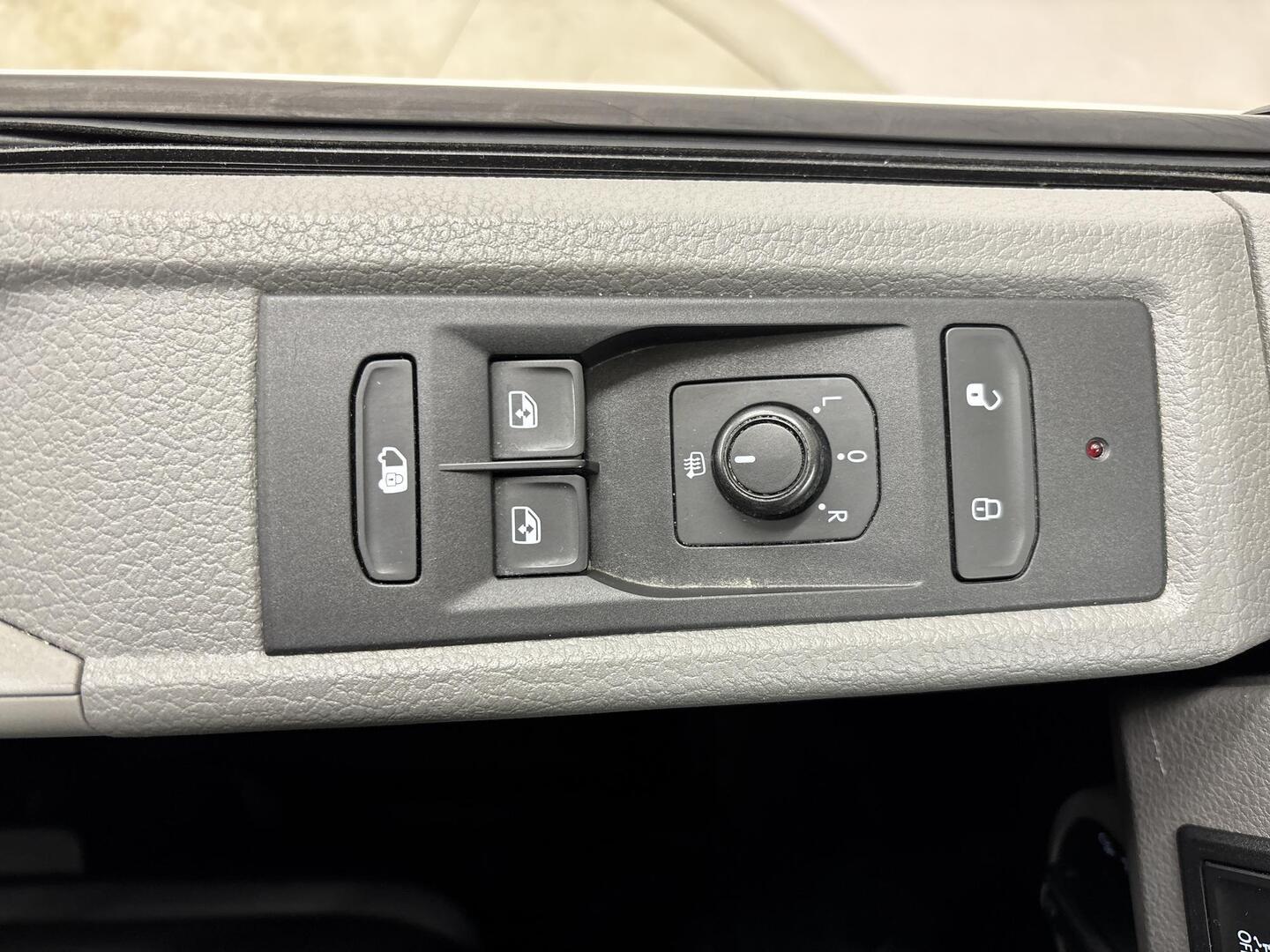 VOLKSWAGEN Transporter 2020