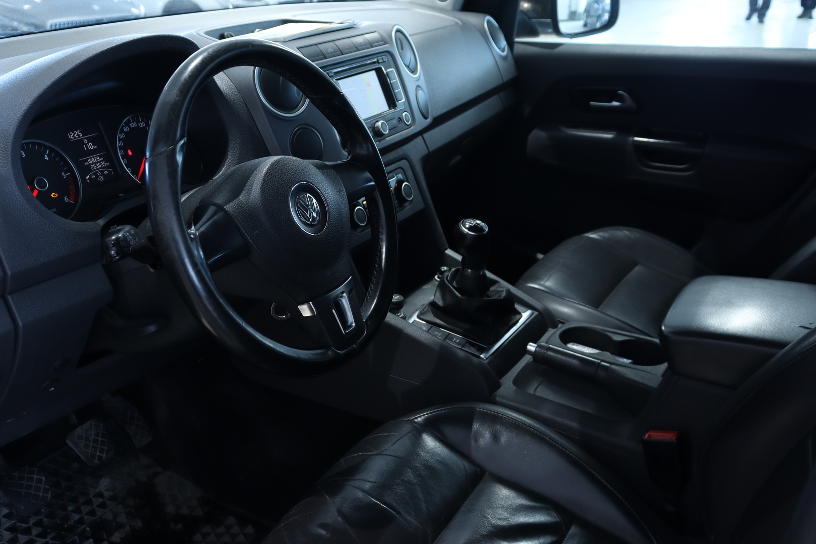 VOLKSWAGEN Amarok 2011