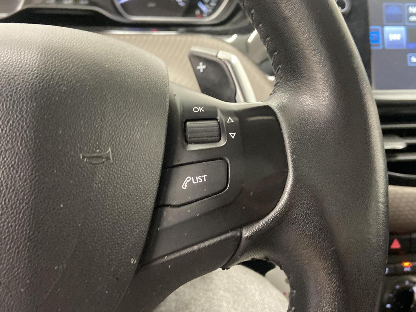 PEUGEOT 2008 2015