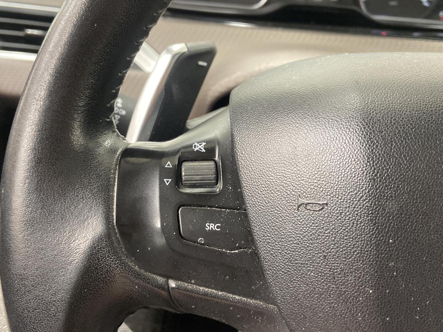 PEUGEOT 2008 2015