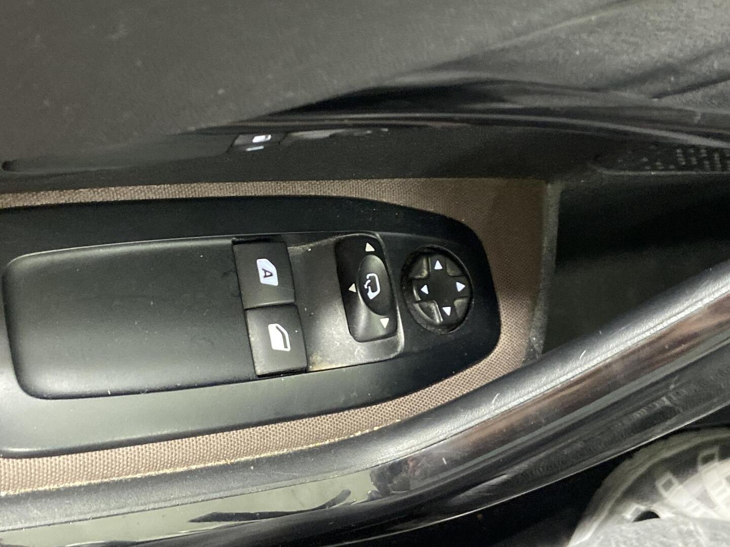 PEUGEOT 2008 2015