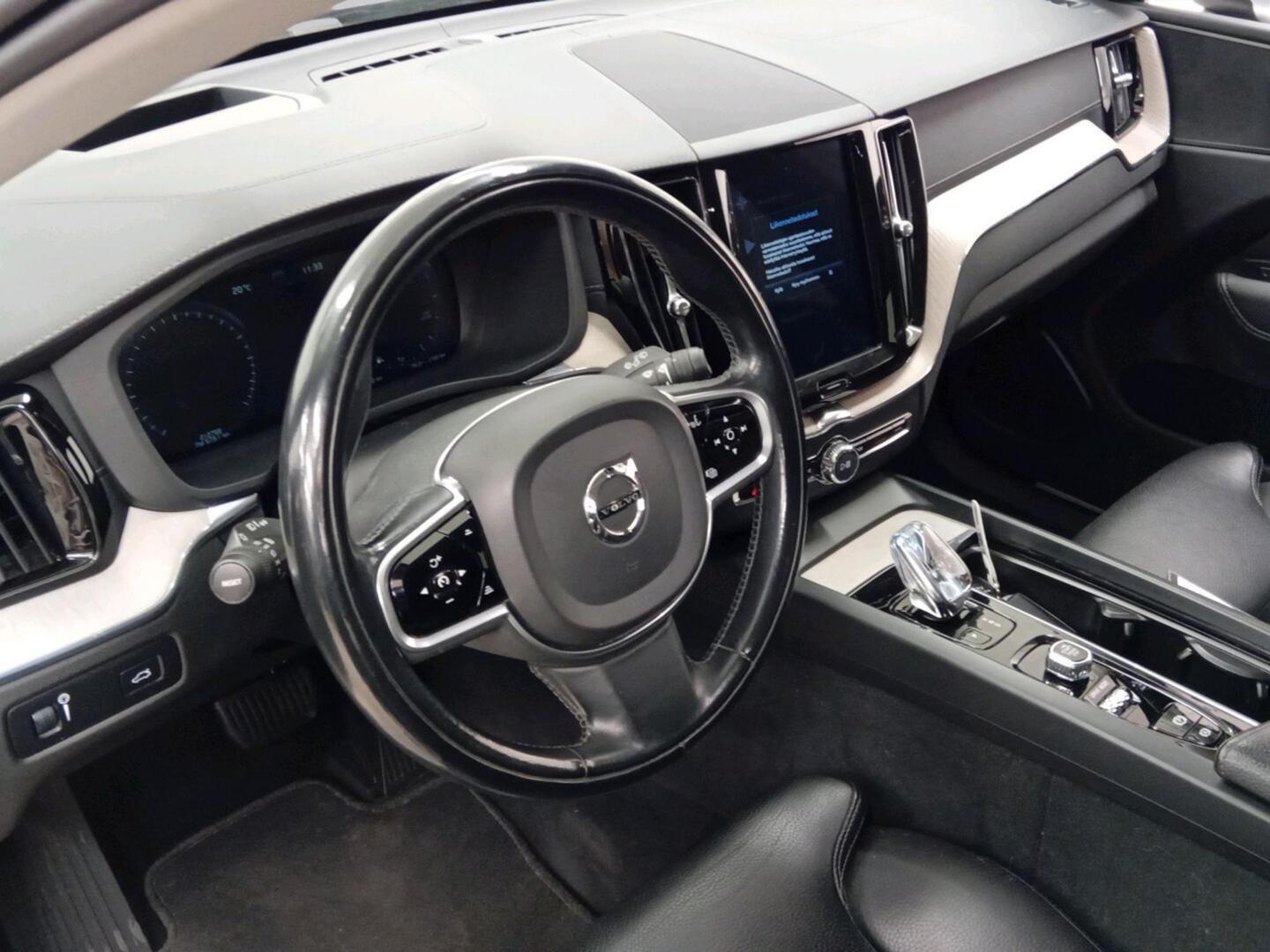 VOLVO XC60 2019