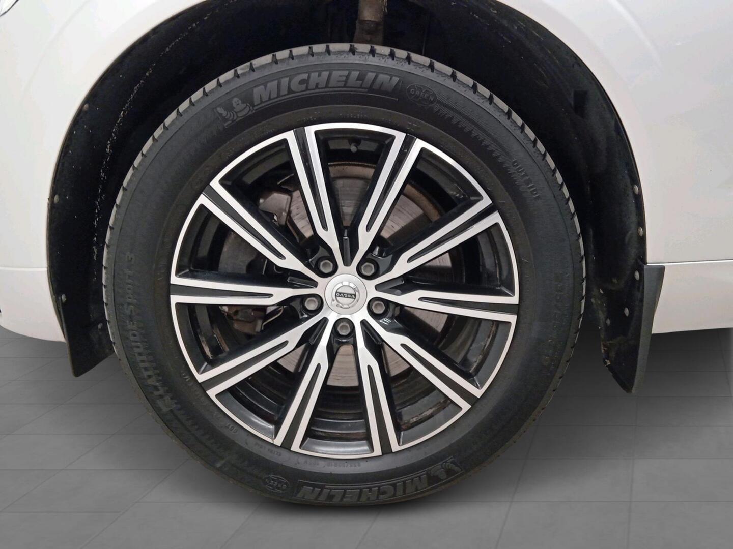 VOLVO XC60 2019