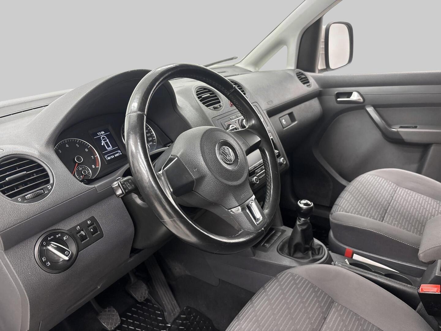 VOLKSWAGEN Caddy 2011