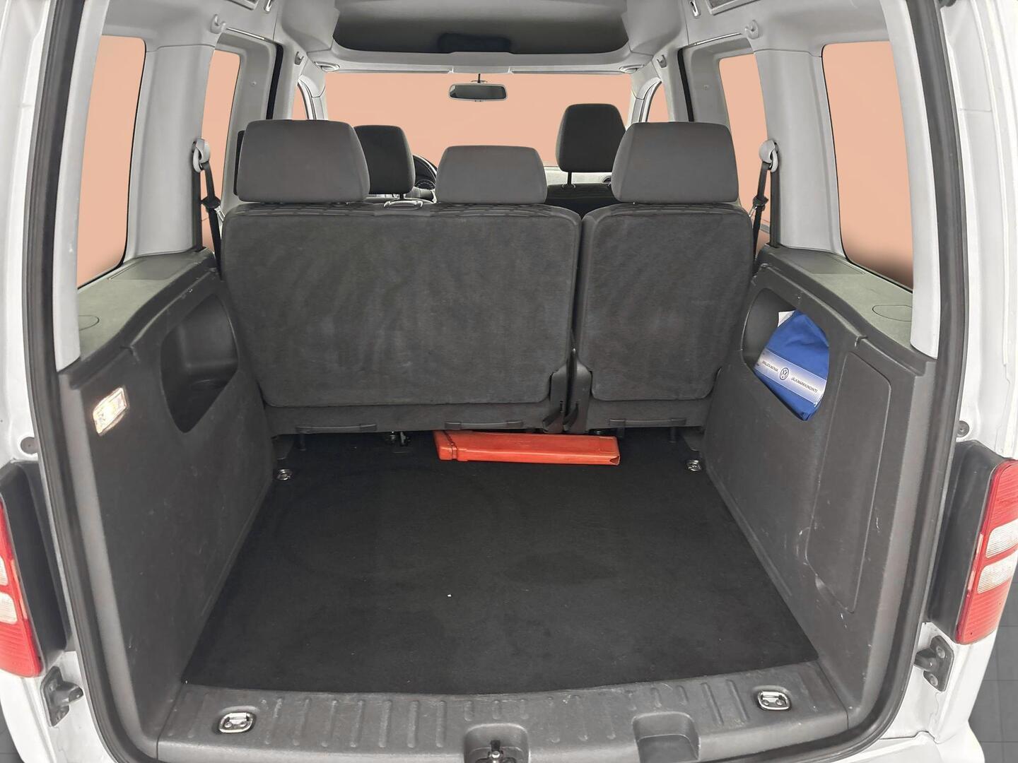 VOLKSWAGEN Caddy 2011